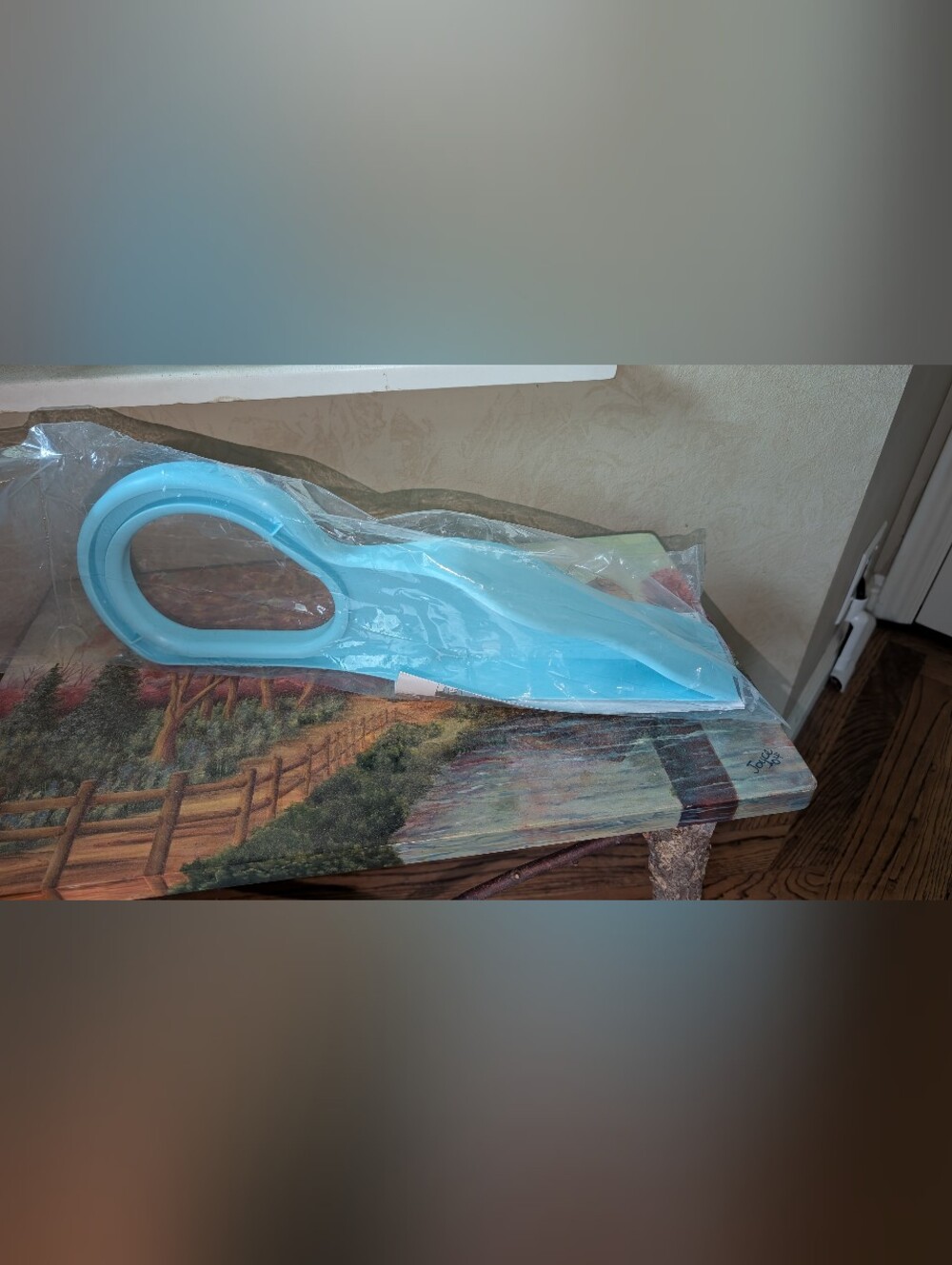 Bed Made EZ Mattress Lifter, NEWBrand new, still sealed.Makes making the bed